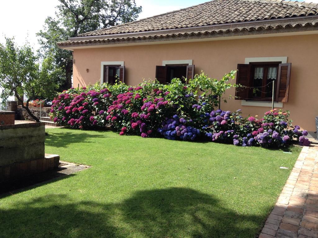 Villa Feudo Algerazzi Zafferana Etnea Exterior foto